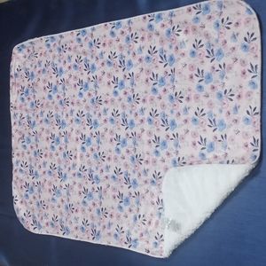 (NEWBORN/INFANT) BETTY & BOB (1) REVERSIBLE RECEIVING BLANKET